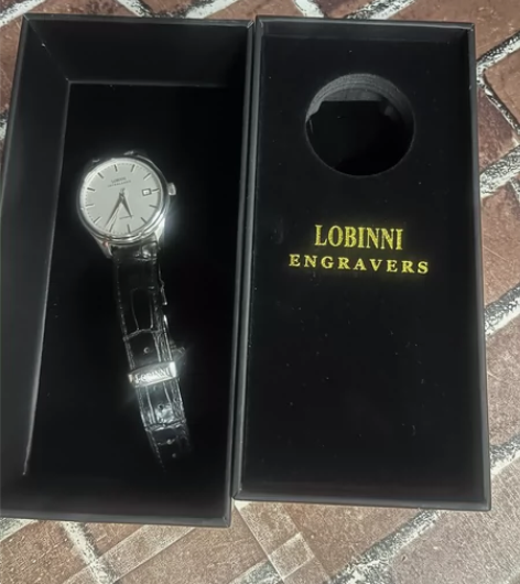 买了之后没戴过几次，想换运动手表，低价出，...