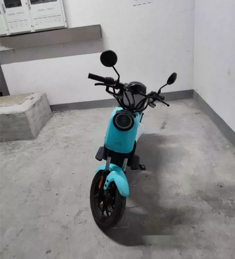 小牛u1b，满电可跑30km左右，黄牌永久...