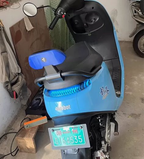 九号M95。9.9成新 空车架出售 里程1...