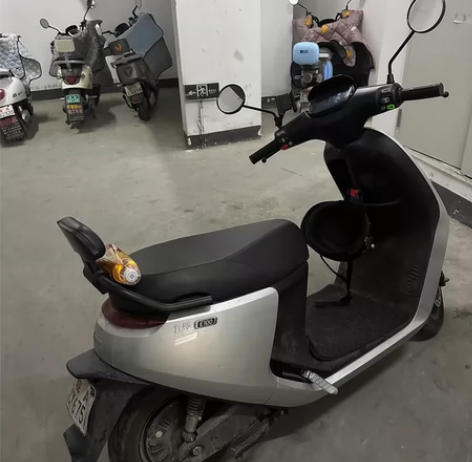 九号E100双电，5000公里，两套钥匙齐...