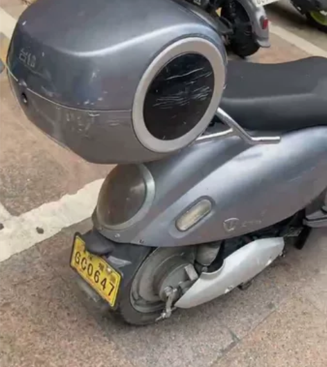 台铃电动车60V20A换了新电池外观有刮花...