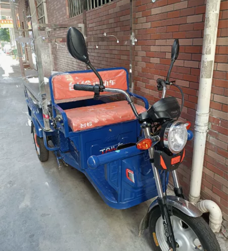 台铃电动三轮车车,车斗1米2,刚买一个月做...