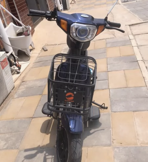 出电动车，平时用于宿舍到实验室通勤。 发票...