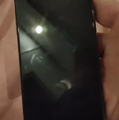 祖传米6神机一台，后盖不慎滑落碎裂，幸亏有...