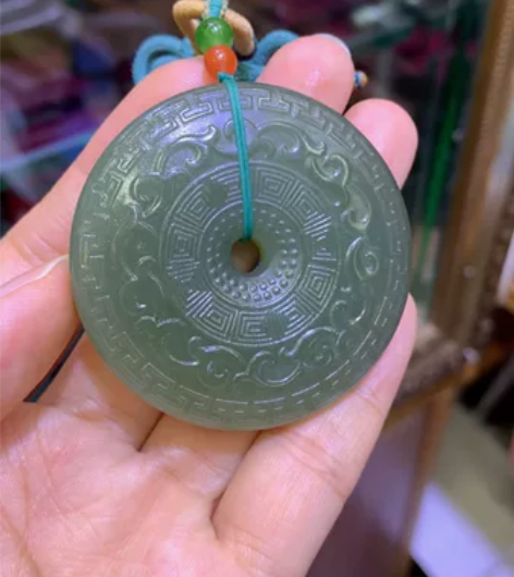 和田玉青海料，回纹玉币挂件，复古款，玉质细...