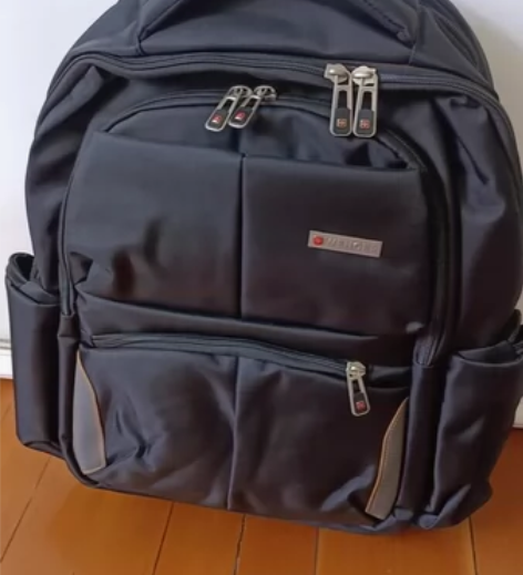 全新瑞士军刀书包正品（单位发的），全新，长...