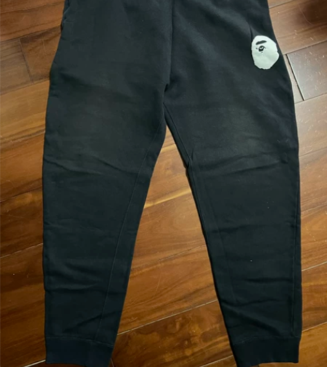 Bape福袋卫裤黑色xl码，穿着次数较多，...