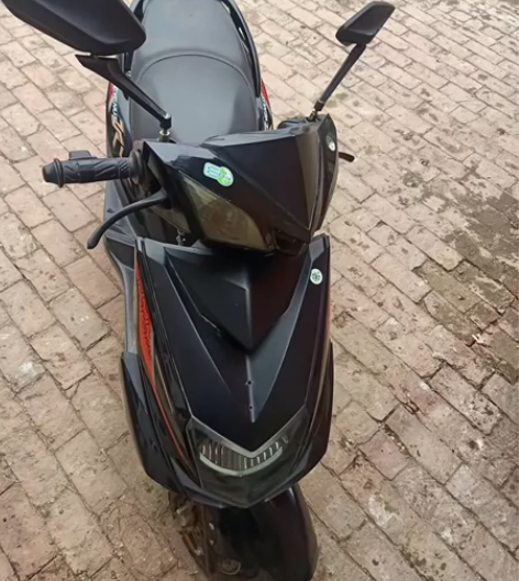 闲置125踏板摩托车出售，2019年的车，...