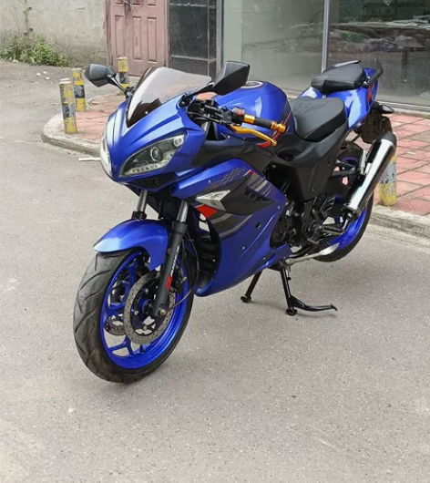 地平线大跑车发动机隆鑫200CC的大跑车摩...