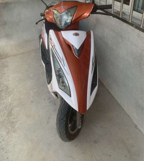 吉利125发动机踏板摩托跑了四千公里由于没...