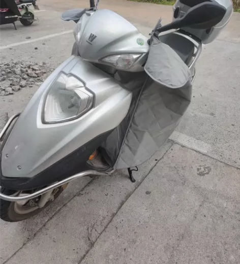 vh125豪爵踏板摩托车，ess发动机，国...