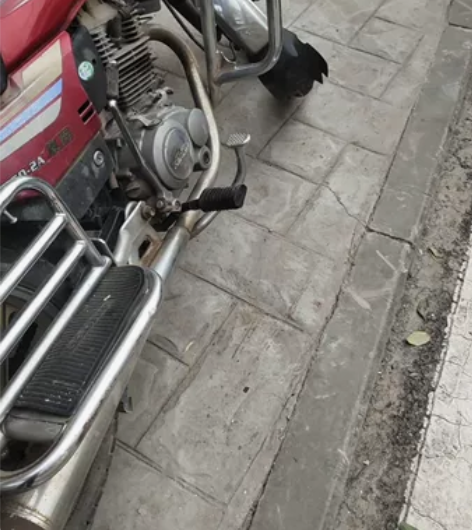 豪爵150摩托车，用来占位置的骑得少，无手...