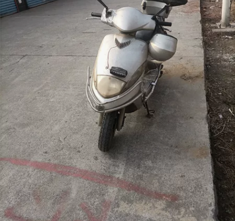 豪爵时代之星皮毛旧！发动机杠杠的一点问题没...