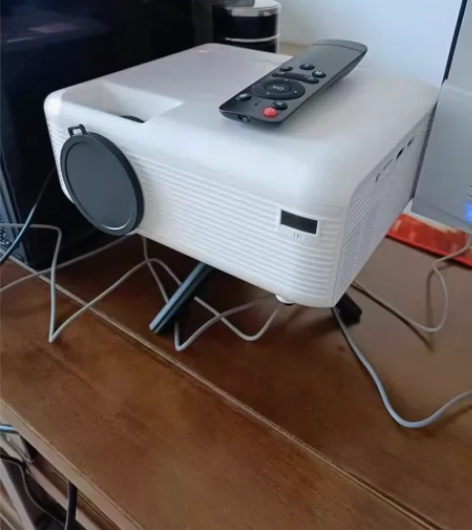 超高清智能投影仪家用卧室客厅家庭影院商务办...