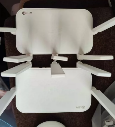 中兴E1630路由器 有2台 感兴趣的话点...