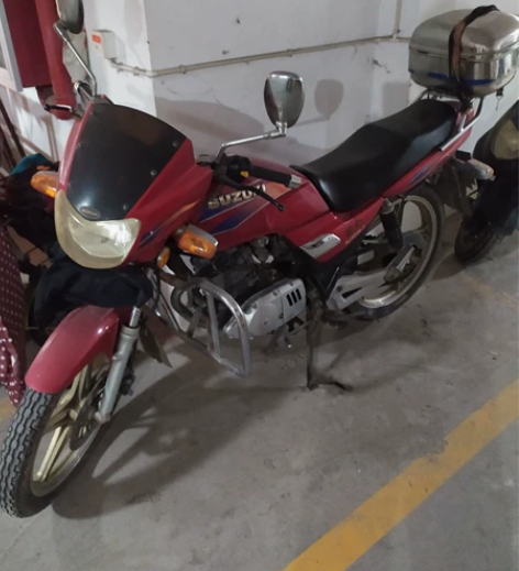 摩托车豪爵铃木钻豹摩托车，10年2月上牌已...