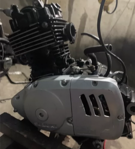原装铃木摩托车发动机机头125CC钻豹轻骑...