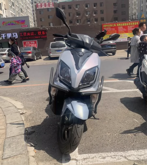 23年铃木UY125，魔幻灰。行驶3500...