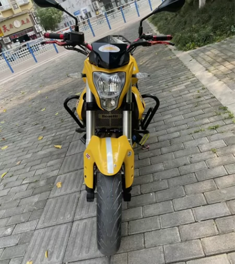 车型:贝纳利黄龙300（皓月机车） ?年份...