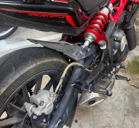 16年黄龙300 国三 边骑边卖 无倒无摔...