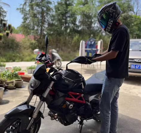 15年黄龙300，冷热一枪，随时爆表。前减...