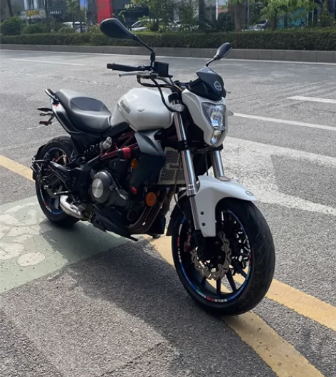 17年底龙3三，贝纳利黄龙300，半热熔正...