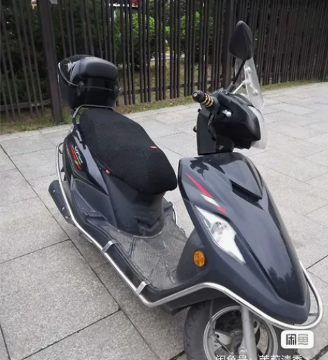 21年九十月铃木豪爵VF125，高配版带箱...