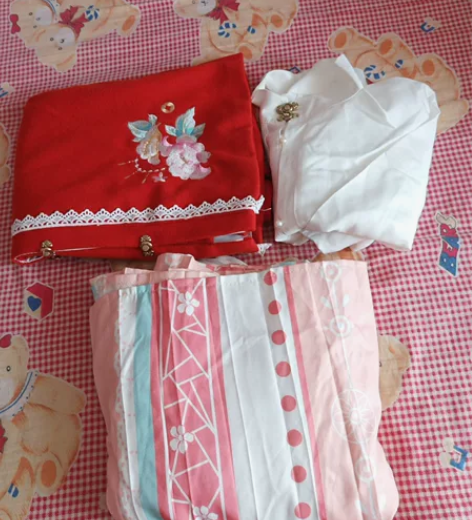 汉服三件套 感兴趣的话点“我想要”和我私聊...