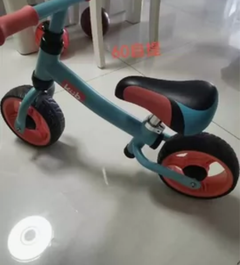 可优比平衡车，可以调节坐椅高度，儿童自行车...