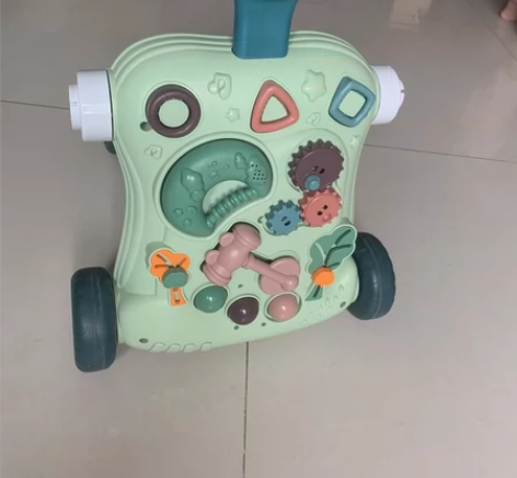 婴儿学步推车，买来没咋用还很新，小孩不喜欢...