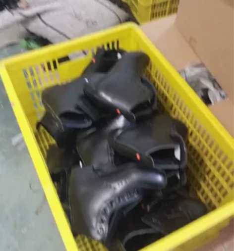 【便宜卖】四轮旱冰鞋成人双排轮滑鞋 本场有...