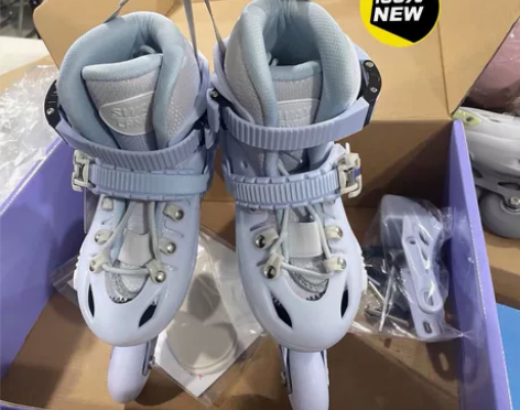 轮滑鞋T9休闲平花极光轮专业配置溜冰鞋男女...