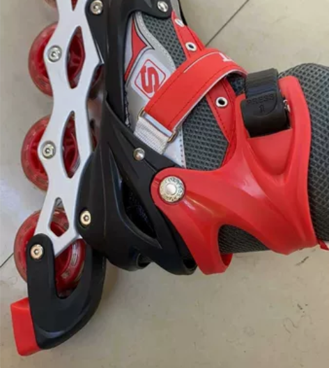 儿童成人直排轮滑鞋旱冰鞋闪光可调速滑鞋 适...