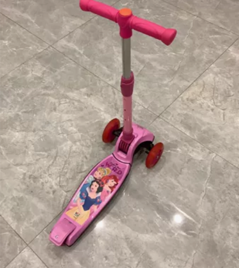 8成新麦斯卡闪光迪士尼滑板车，加宽加长。 ...