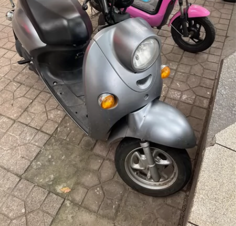 雅迪60v电动车，九成新。两年都没怎么骑，...