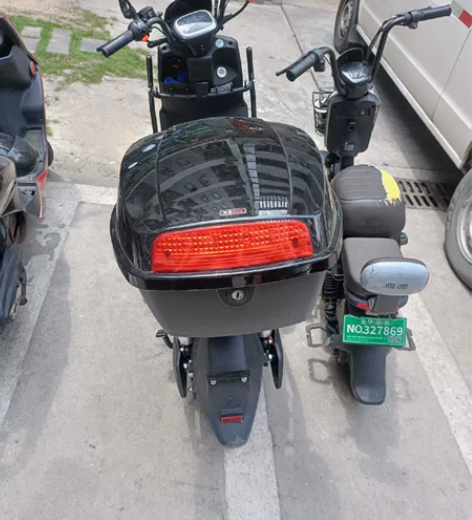 原价4500，有发票，电池72伏的，2月底...