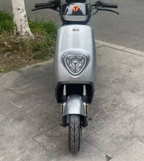 转！二手新国标电动车9成新！日常出行上下班...