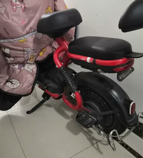 绿源电动车48v12a，不到两年，未曾修过...