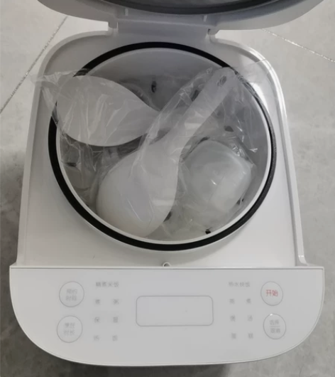 米家电饭煲C1   3L，白色，全新 感兴...