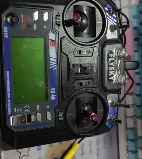 富斯i6，橙色很新，屏幕膜都没撕，送加密狗...