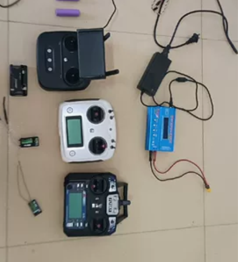 云卓t10  单遥控带两节电池，  富斯遥...