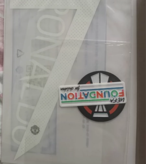 曼联2122、2223杯赛印字C罗欧冠字章...