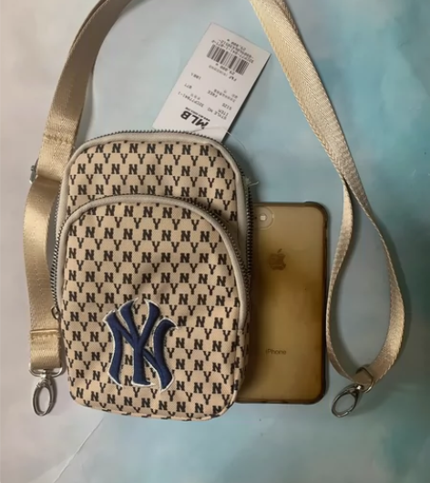 韩国代购手机包双层腰包跑步运动胸包给亏本给有缘人， 帆布加刺...