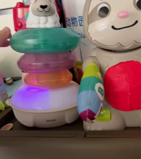 费雪小羊驼，这个基本全新，比小树懒要新，因...