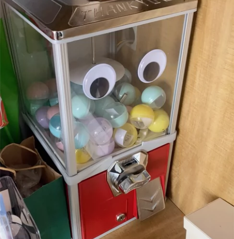 扭蛋机 感兴趣的话点“我想要”和我私聊吧～...