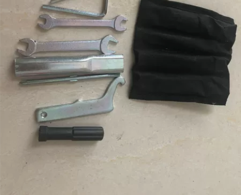 原装随车工具。拆车工具 感兴趣的话点“我想...