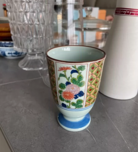 1.有田清秀赤绘伊万里风高足茶杯  手握杯...