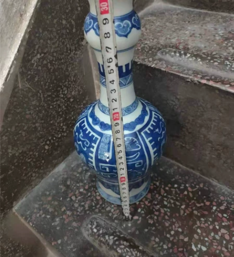 大清乾隆官窑兽面纹蒜头赏瓶，孤品 感兴趣的...