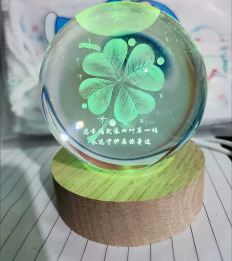 [9.9包邮]宇宙系发光水晶球小夜灯高级感...