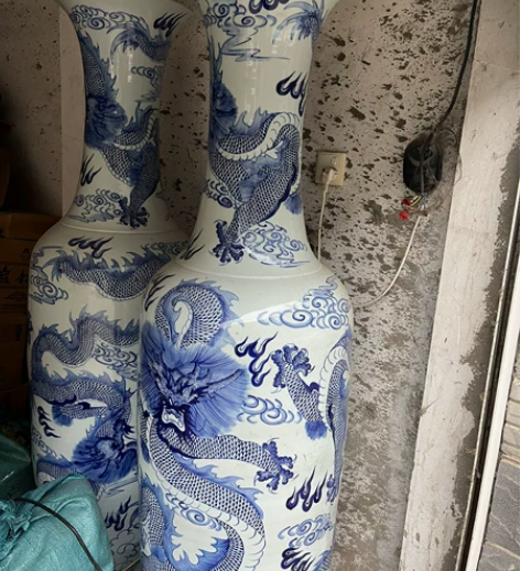 店铺开业礼品景德镇龙腾花瓶一对，房地产开盘...